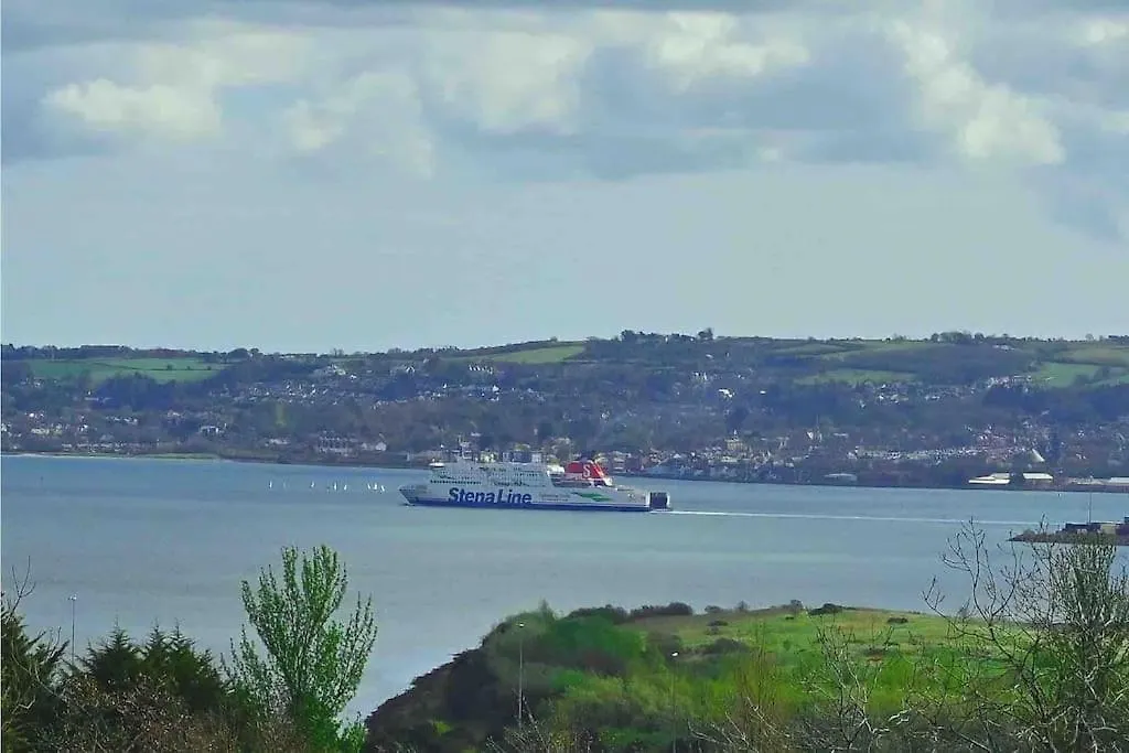 Water View Apartment Belfast
